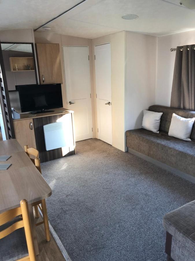 Hotel 8 Berth Caravan Clacton-on-Sea Exterior foto
