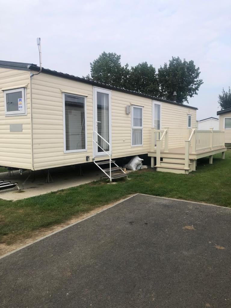 Hotel 8 Berth Caravan Clacton-on-Sea Exterior foto
