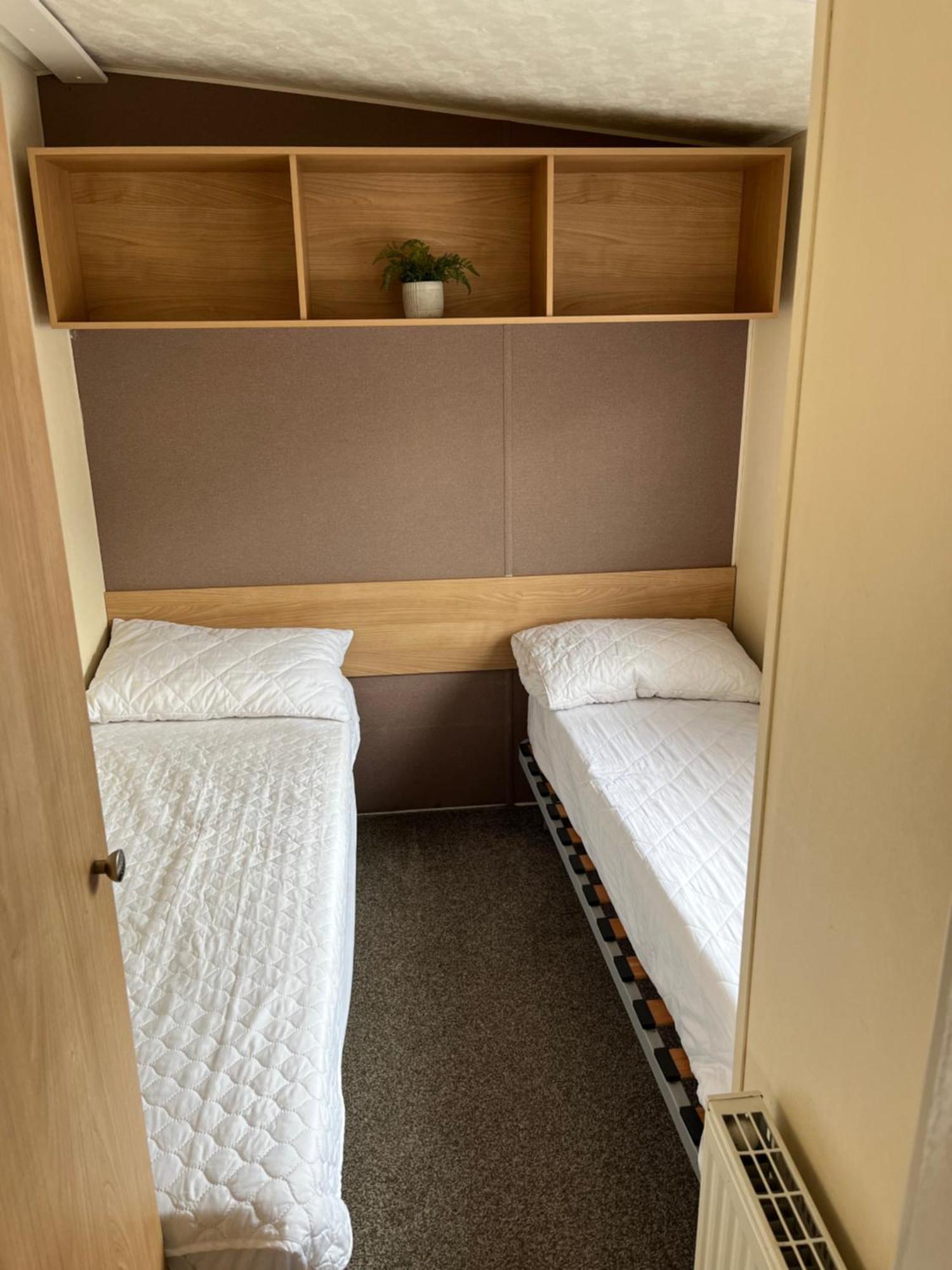 Hotel 8 Berth Caravan Clacton-on-Sea Exterior foto